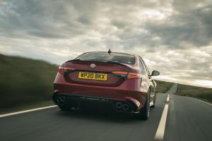 Alfa Romeo Giulia Quadrifoglio 2020 года  (UK)